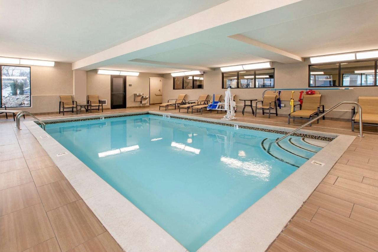 Country Inn & Suites By Radisson, Grandville-Grand Rapids West, Mi Bagian luar foto